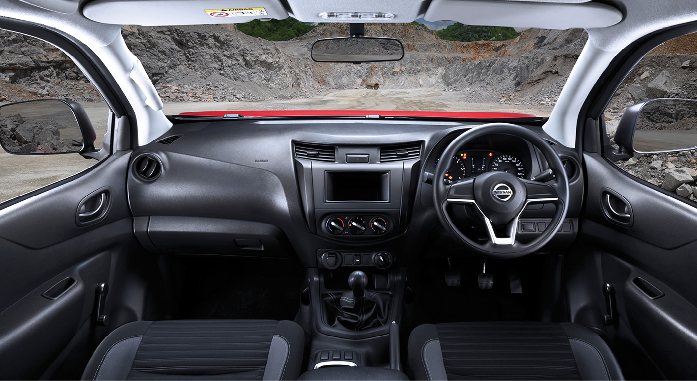 Navara XE Model interior